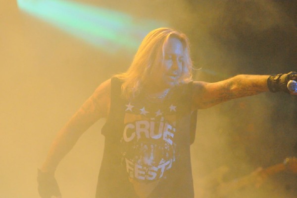 Mötley Crüe at the Verizon Wireless Amphitheater, Selma, Texas