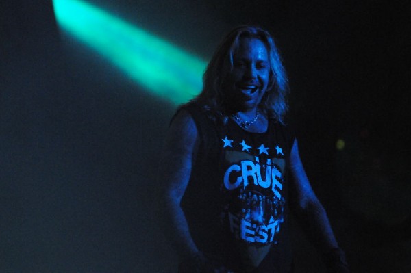 Mötley Crüe at the Verizon Wireless Amphitheater, Selma, Texas