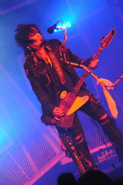 Mötley Crüe at the Verizon Wireless Amphitheater, Selma, Texas