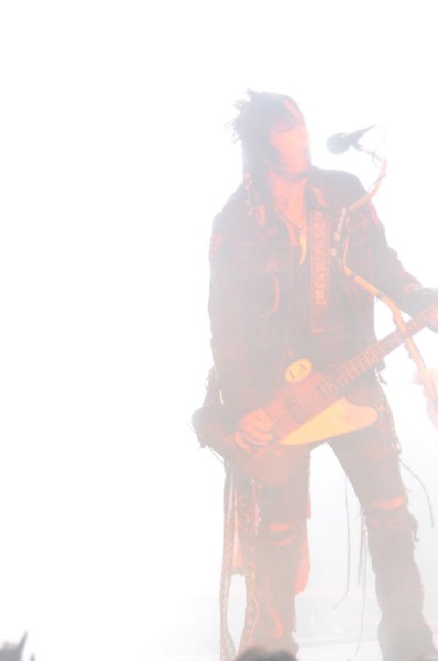 Mötley Crüe at the Verizon Wireless Amphitheater, Selma, Texas