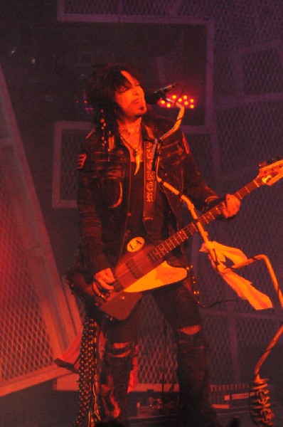 Mötley Crüe at the Verizon Wireless Amphitheater, Selma, Texas