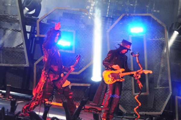 Mötley Crüe at the Verizon Wireless Amphitheater, Selma, Texas