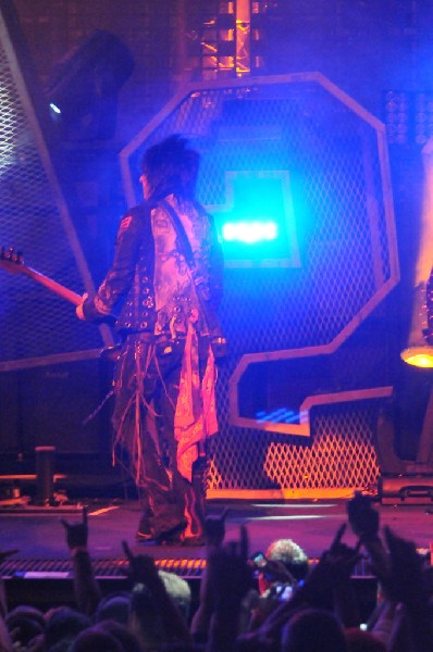 Mötley Crüe at the Verizon Wireless Amphitheater, Selma, Texas