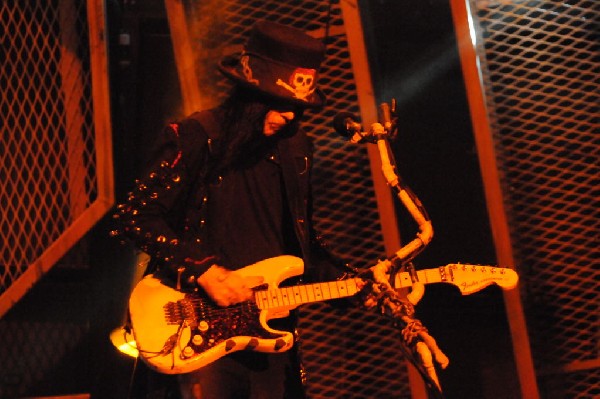 Mötley Crüe at the Verizon Wireless Amphitheater, Selma, Texas