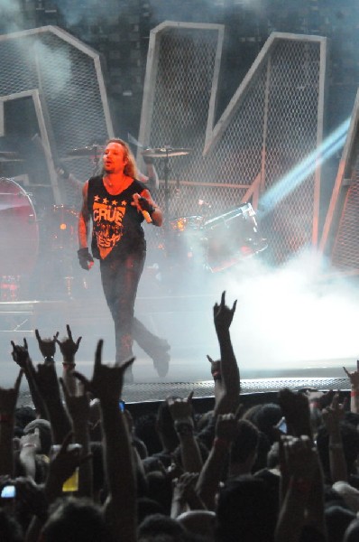 Mötley Crüe at the Verizon Wireless Amphitheater, Selma, Texas