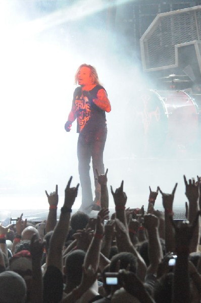 Mötley Crüe at the Verizon Wireless Amphitheater, Selma, Texas