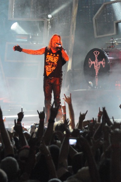 Mötley Crüe at the Verizon Wireless Amphitheater, Selma, Texas