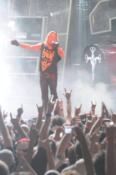 Mötley Crüe at the Verizon Wireless Amphitheater, Selma, Texas