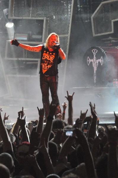 Mötley Crüe at the Verizon Wireless Amphitheater, Selma, Texas