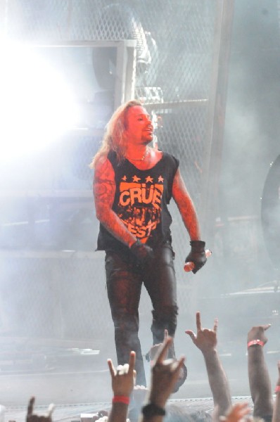 Mötley Crüe at the Verizon Wireless Amphitheater, Selma, Texas