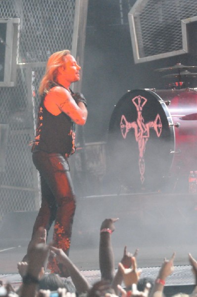 Mötley Crüe at the Verizon Wireless Amphitheater, Selma, Texas