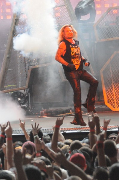 Mötley Crüe at the Verizon Wireless Amphitheater, Selma, Texas
