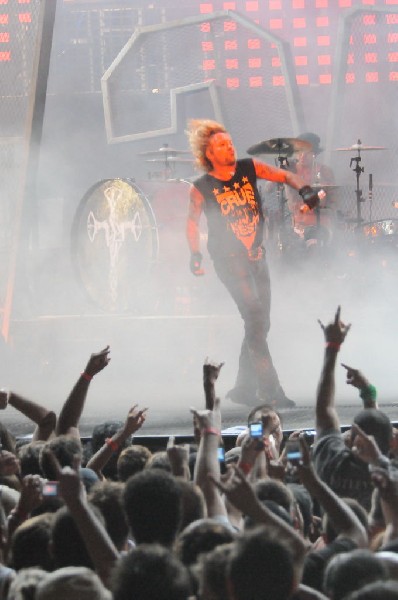 Mötley Crüe at the Verizon Wireless Amphitheater, Selma, Texas