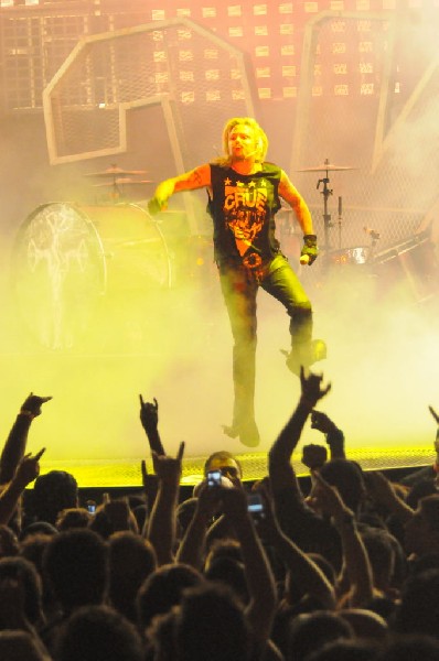 Mötley Crüe at the Verizon Wireless Amphitheater, Selma, Texas