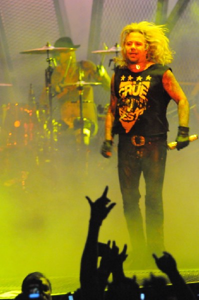 Mötley Crüe at the Verizon Wireless Amphitheater, Selma, Texas