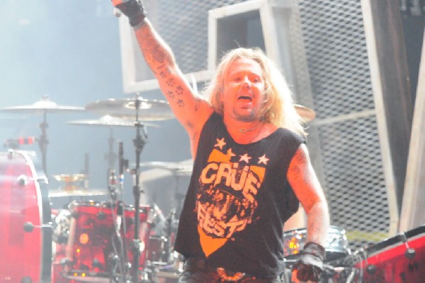 Mötley Crüe at the Verizon Wireless Amphitheater, Selma, Texas