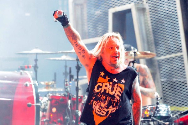 Mötley Crüe at the Verizon Wireless Amphitheater, Selma, Texas