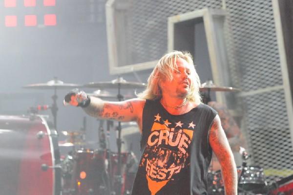 Mötley Crüe at the Verizon Wireless Amphitheater, Selma, Texas