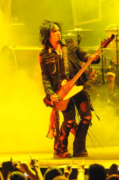 Mötley Crüe at the Verizon Wireless Amphitheater, Selma, Texas