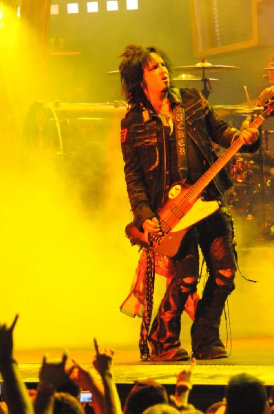 Mötley Crüe at the Verizon Wireless Amphitheater, Selma, Texas