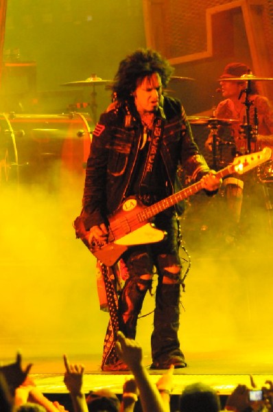 Mötley Crüe at the Verizon Wireless Amphitheater, Selma, Texas