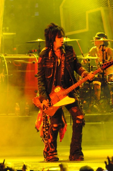 Mötley Crüe at the Verizon Wireless Amphitheater, Selma, Texas