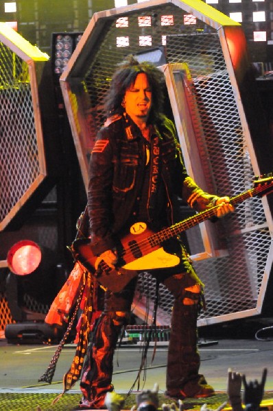 Mötley Crüe at the Verizon Wireless Amphitheater, Selma, Texas