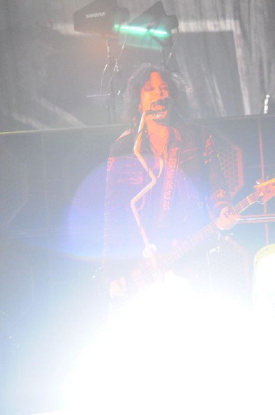 Mötley Crüe at the Verizon Wireless Amphitheater, Selma, Texas