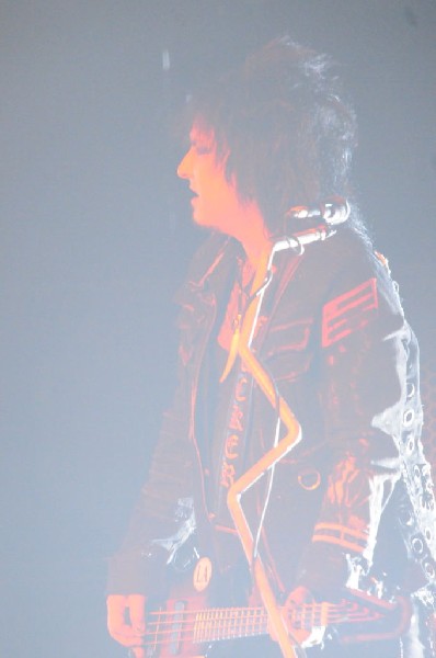 Mötley Crüe at the Verizon Wireless Amphitheater, Selma, Texas