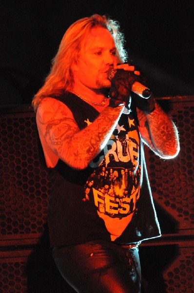 Mötley Crüe at the Verizon Wireless Amphitheater, Selma, Texas