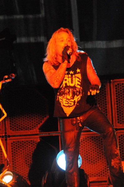 Mötley Crüe at the Verizon Wireless Amphitheater, Selma, Texas