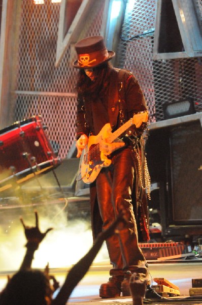 Mötley Crüe at the Verizon Wireless Amphitheater, Selma, Texas