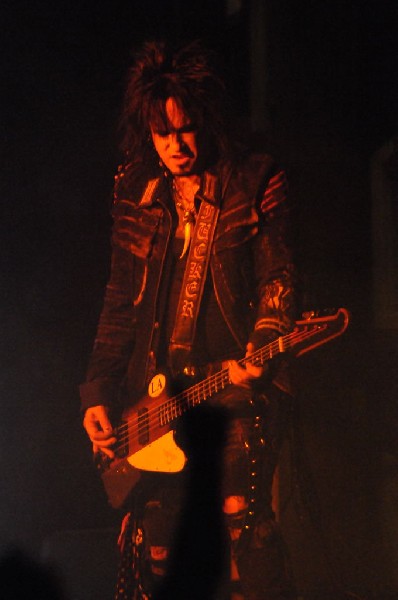 Mötley Crüe at the Verizon Wireless Amphitheater, Selma, Texas