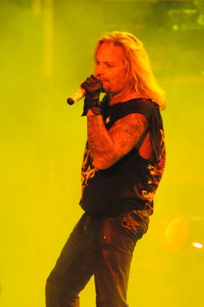 Mötley Crüe at the Verizon Wireless Amphitheater, Selma, Texas