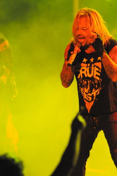 Mötley Crüe at the Verizon Wireless Amphitheater, Selma, Texas