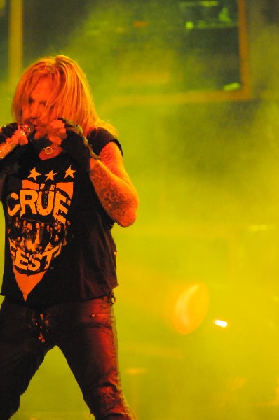 Mötley Crüe at the Verizon Wireless Amphitheater, Selma, Texas