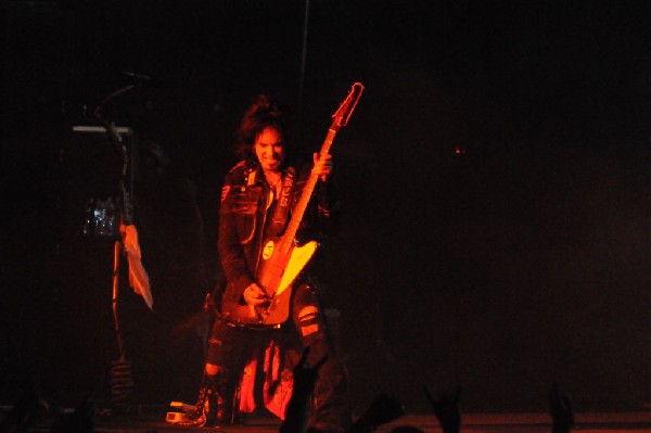 Mötley Crüe at the Verizon Wireless Amphitheater, Selma, Texas