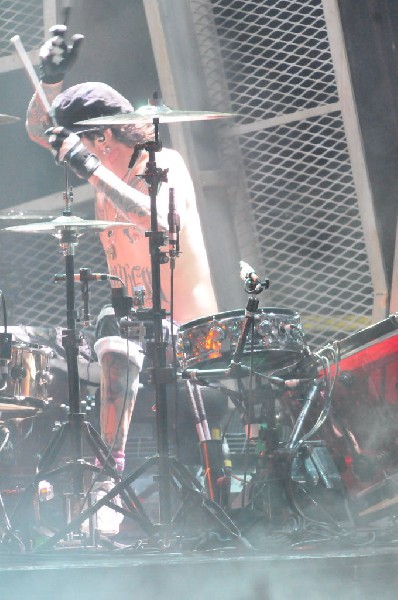 Mötley Crüe at the Verizon Wireless Amphitheater, Selma, Texas