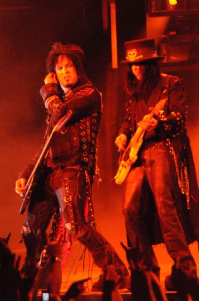 Mötley Crüe at the Verizon Wireless Amphitheater, Selma, Texas