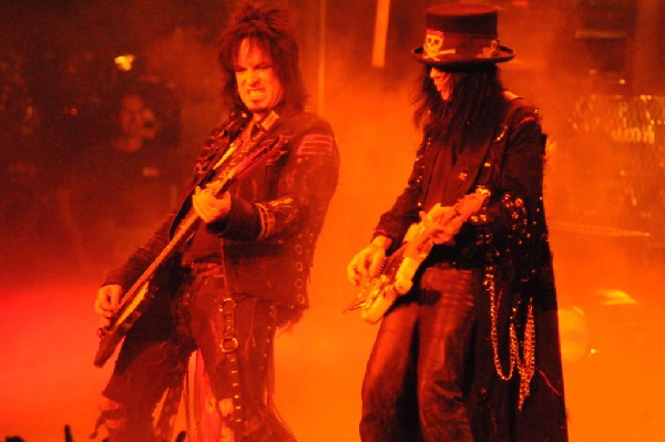 Mötley Crüe at the Verizon Wireless Amphitheater, Selma, Texas