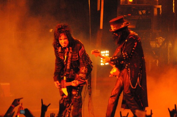 Mötley Crüe at the Verizon Wireless Amphitheater, Selma, Texas
