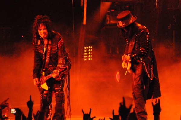 Mötley Crüe at the Verizon Wireless Amphitheater, Selma, Texas