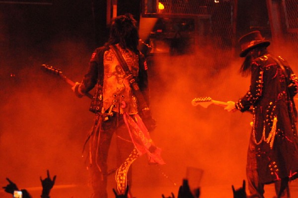 Mötley Crüe at the Verizon Wireless Amphitheater, Selma, Texas