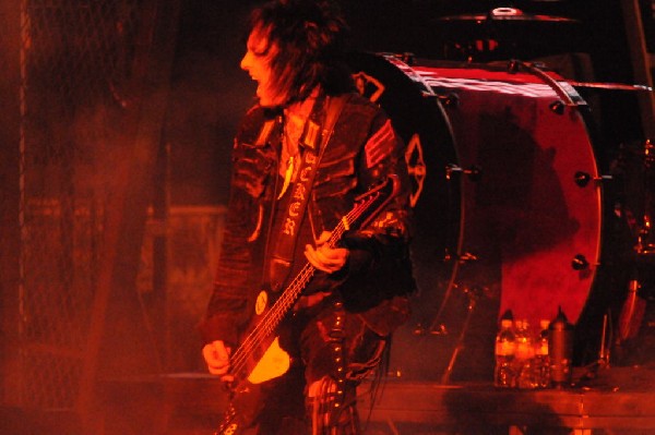 Mötley Crüe at the Verizon Wireless Amphitheater, Selma, Texas