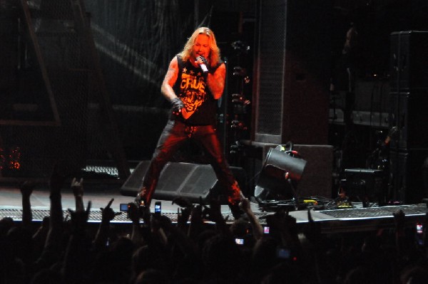 Mötley Crüe at the Verizon Wireless Amphitheater, Selma, Texas