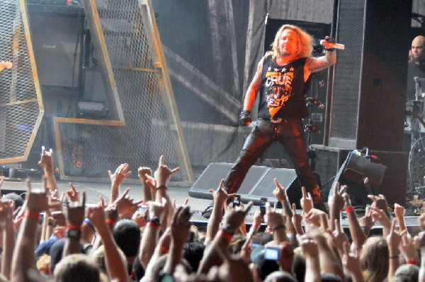 Mötley Crüe at the Verizon Wireless Amphitheater, Selma, Texas