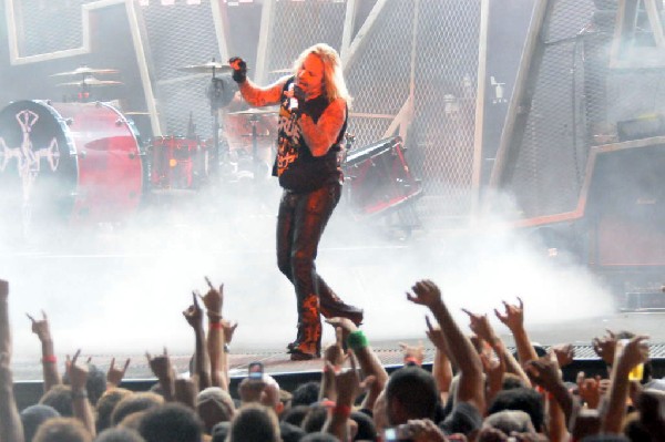Mötley Crüe at the Verizon Wireless Amphitheater, Selma, Texas