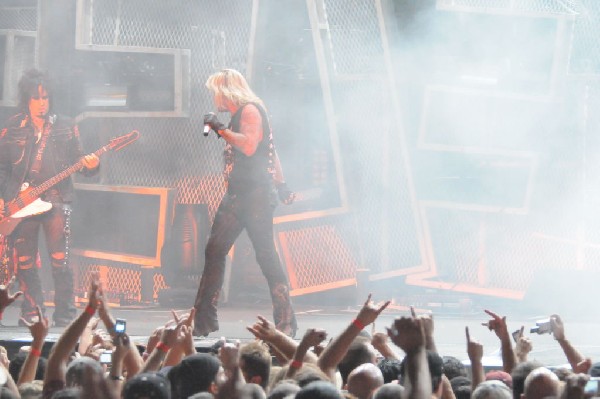 Mötley Crüe at the Verizon Wireless Amphitheater, Selma, Texas