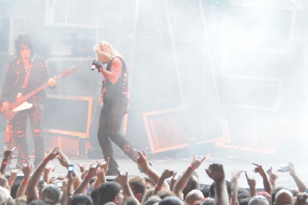 Mötley Crüe at the Verizon Wireless Amphitheater, Selma, Texas