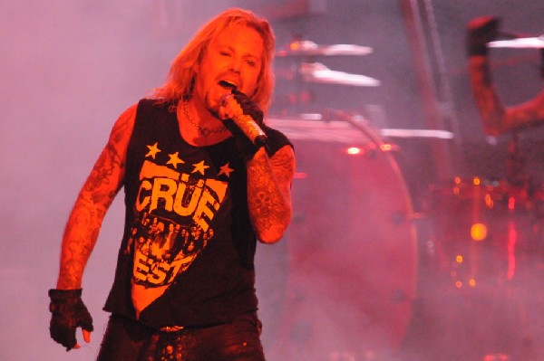 Mötley Crüe at the Verizon Wireless Amphitheater, Selma, Texas